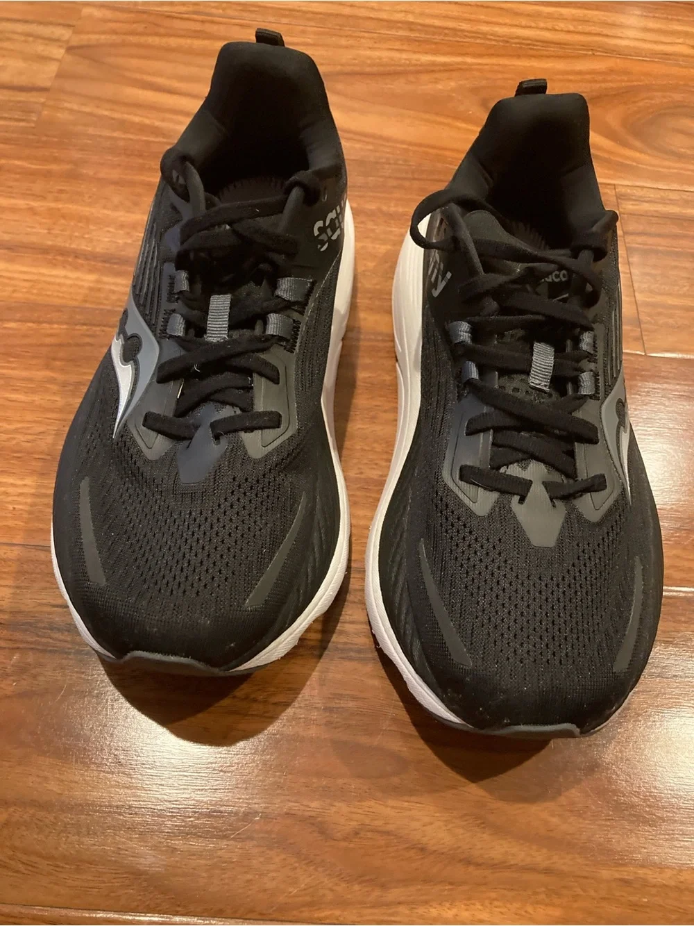 Saucony Hurricane 24 Shoes Womens Size 9 Black Running Sneakers S10933-100
